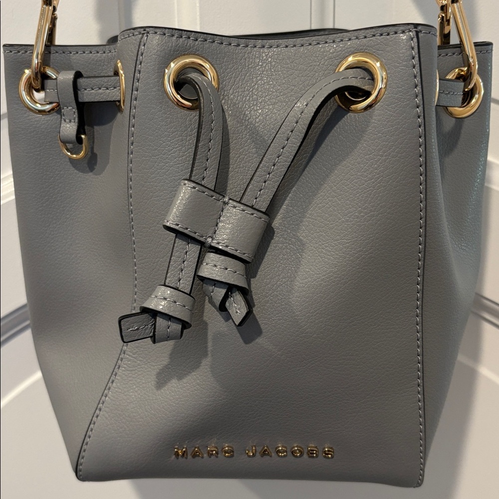 Marc Jacobs Grey Leather Drawstring Bucket Bag - Picture 5 of 14